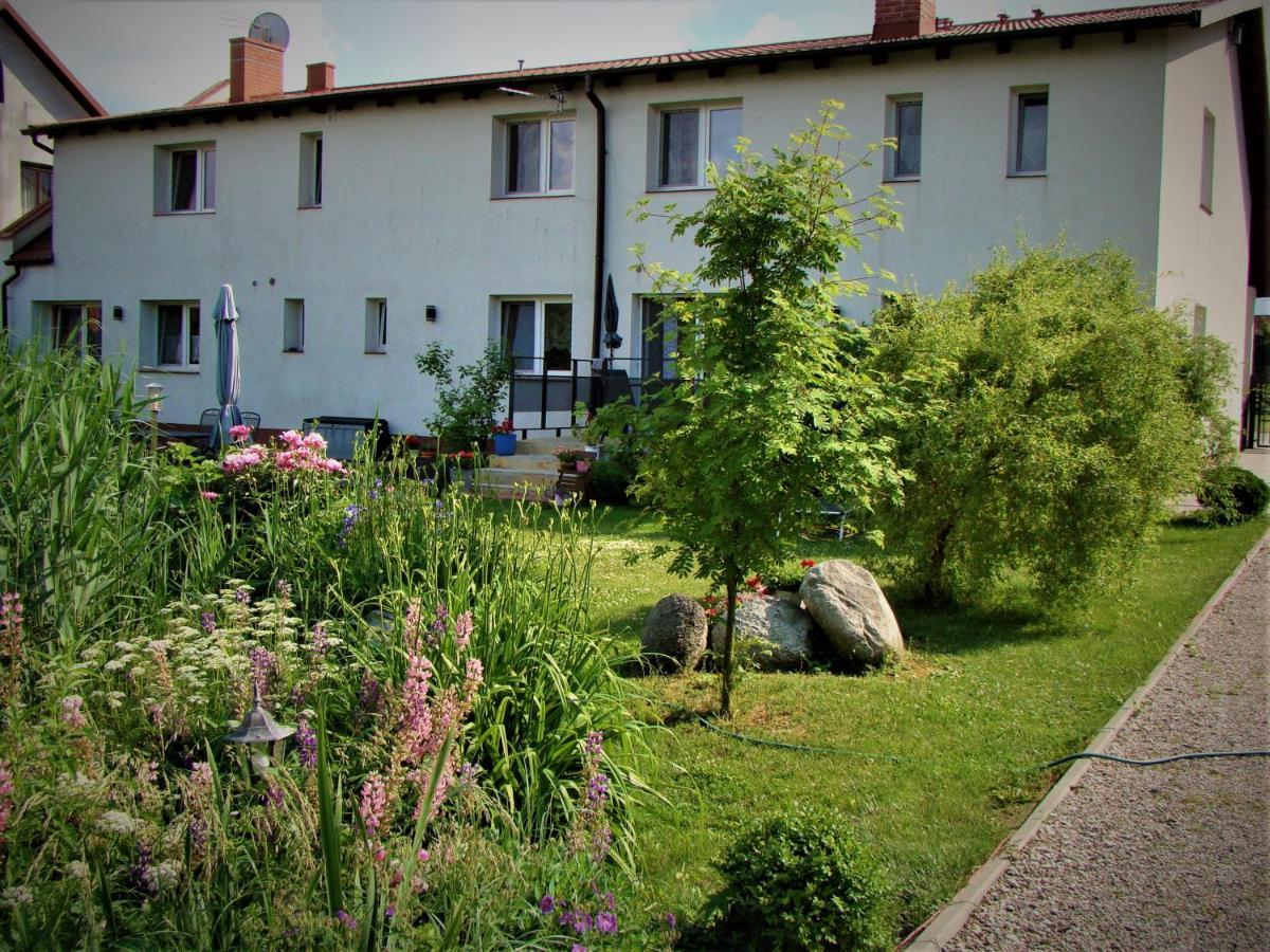Pokoje Przy Kominie Piecki  Buitenkant foto