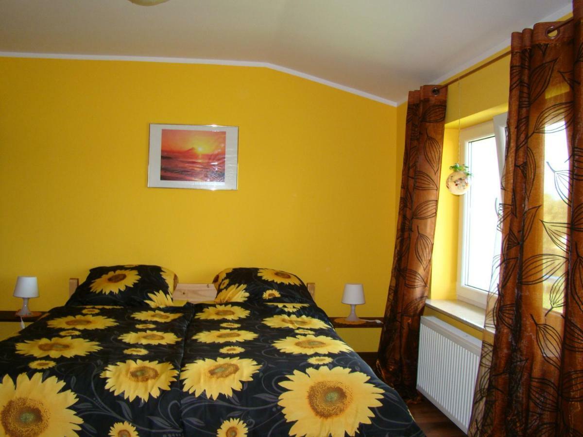 Pokoje Przy Kominie Piecki  Buitenkant foto
